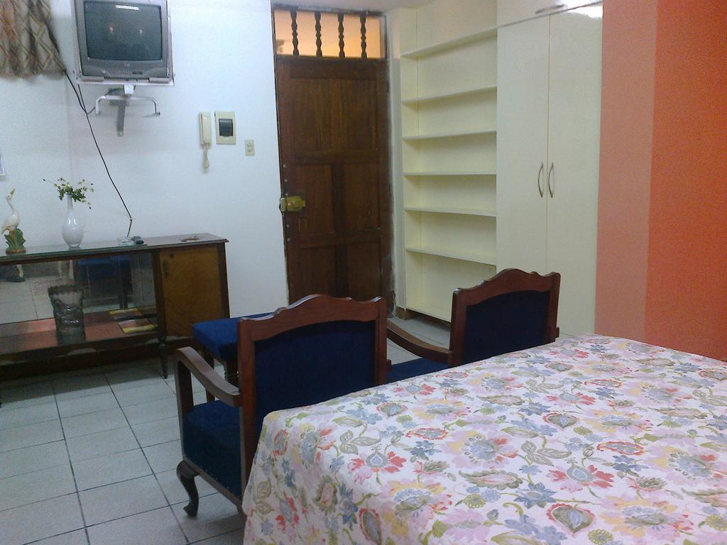 Strenua Santa Maria Suites Trujillo Phòng bức ảnh