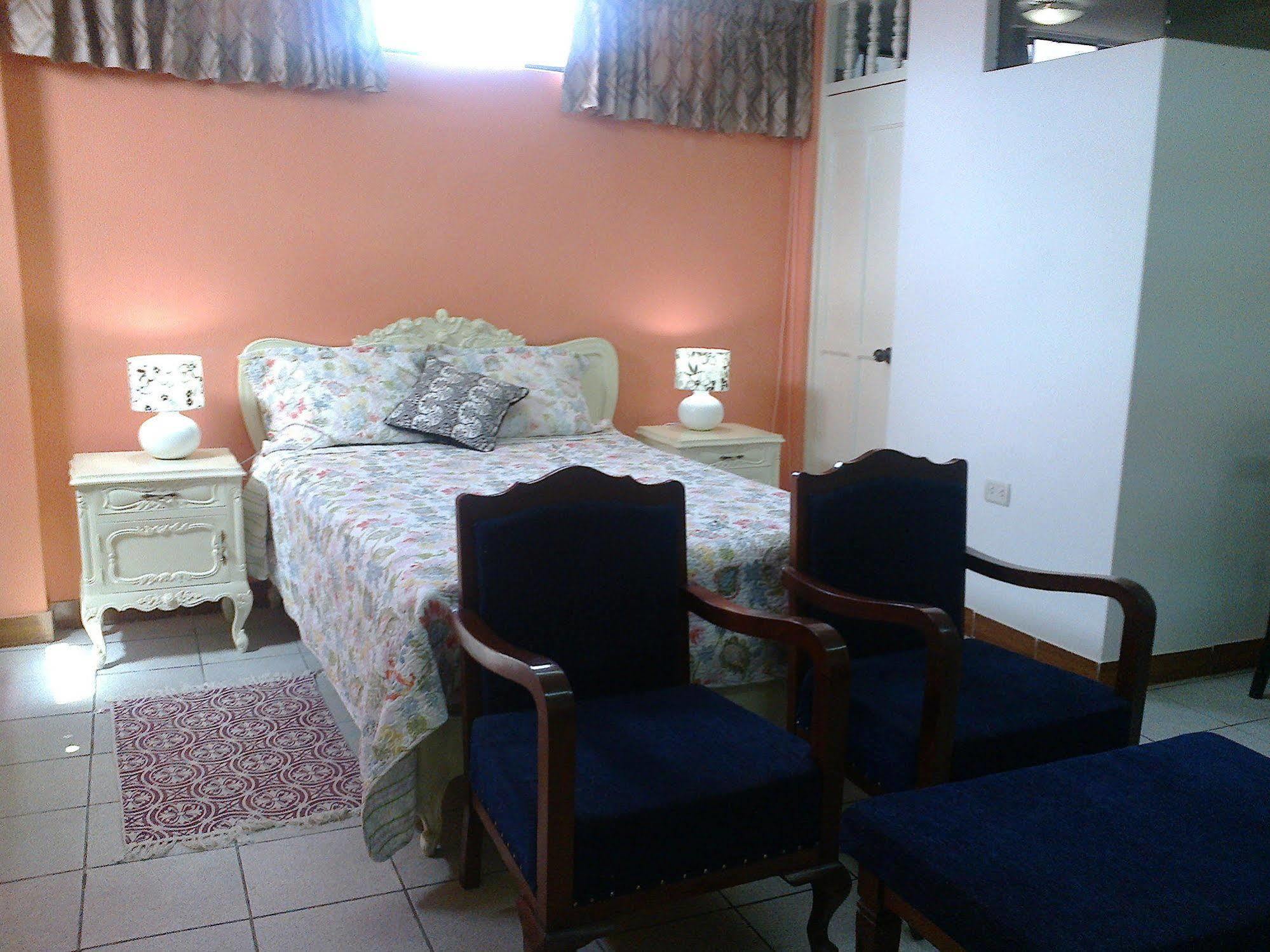 Strenua Santa Maria Suites Trujillo Ngoại thất bức ảnh