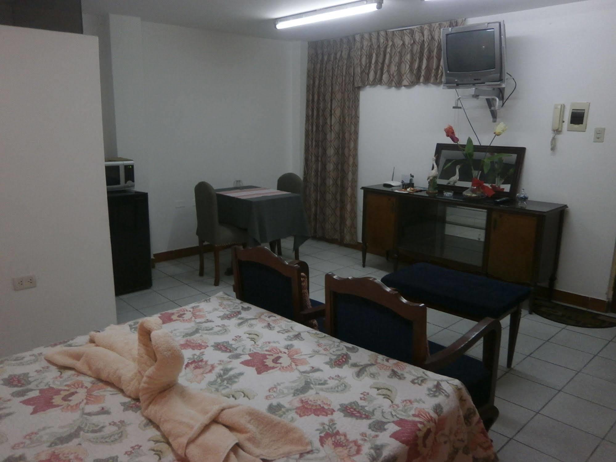 Strenua Santa Maria Suites Trujillo Ngoại thất bức ảnh